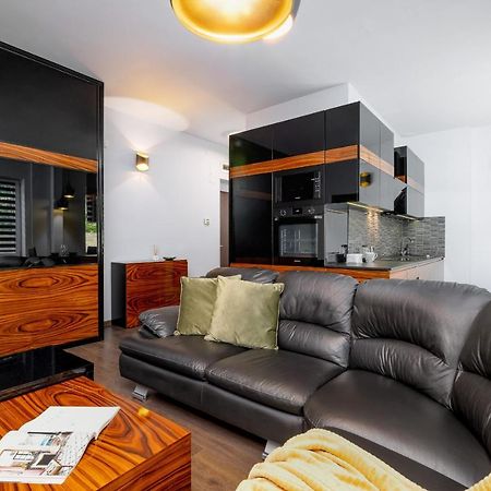 Stylish Korfantego Apartment Next To Spodek By Noclegi Renters Katoviçe Dış mekan fotoğraf