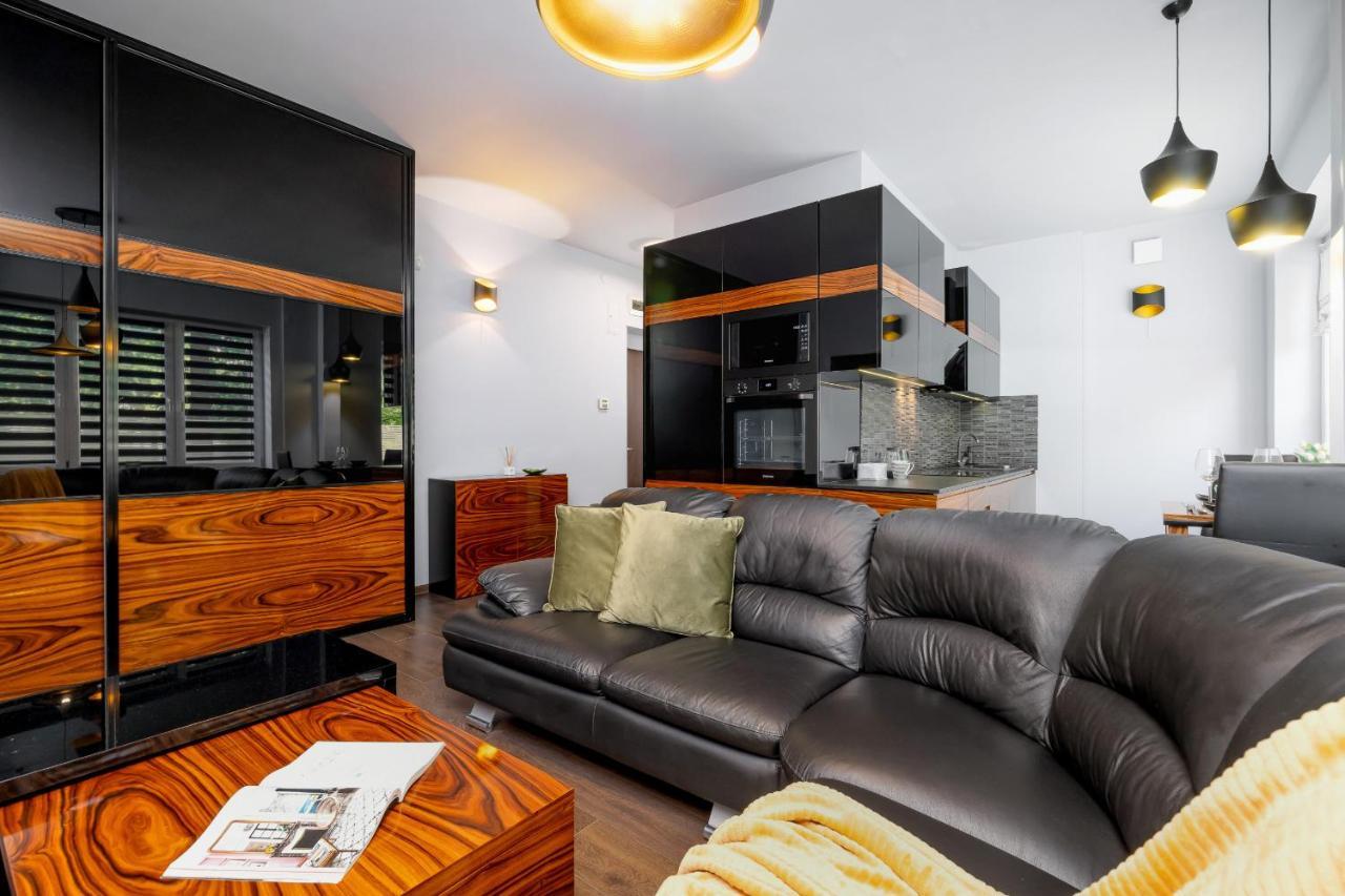 Stylish Korfantego Apartment Next To Spodek By Noclegi Renters Katoviçe Dış mekan fotoğraf