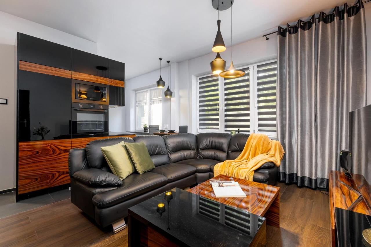 Stylish Korfantego Apartment Next To Spodek By Noclegi Renters Katoviçe Dış mekan fotoğraf